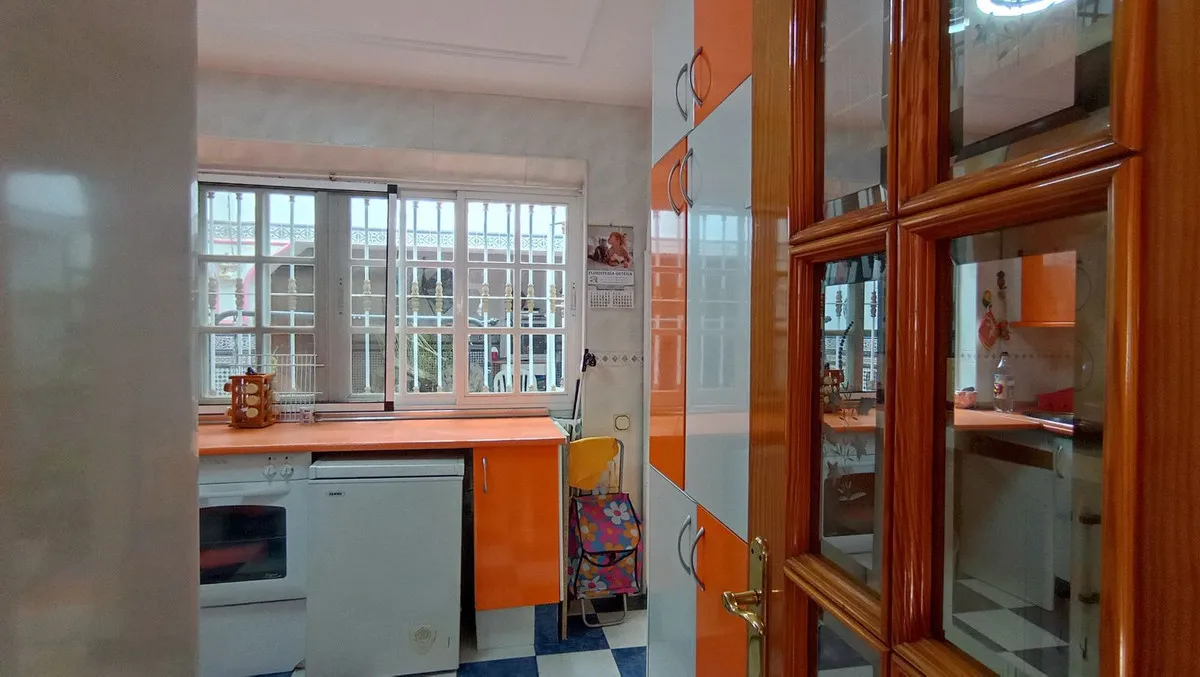 0b493d3f-6cd7-4efd-a94c-299e5568352f