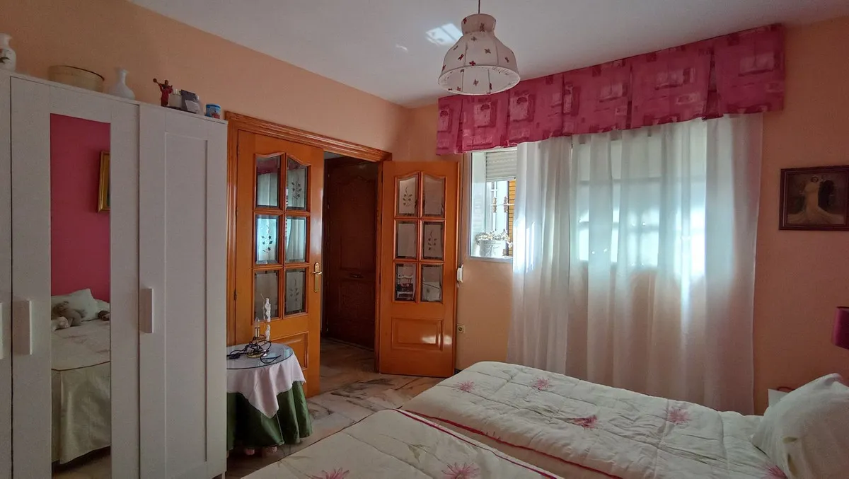 f1842120-2983-481d-a17f-980ca0a141ba