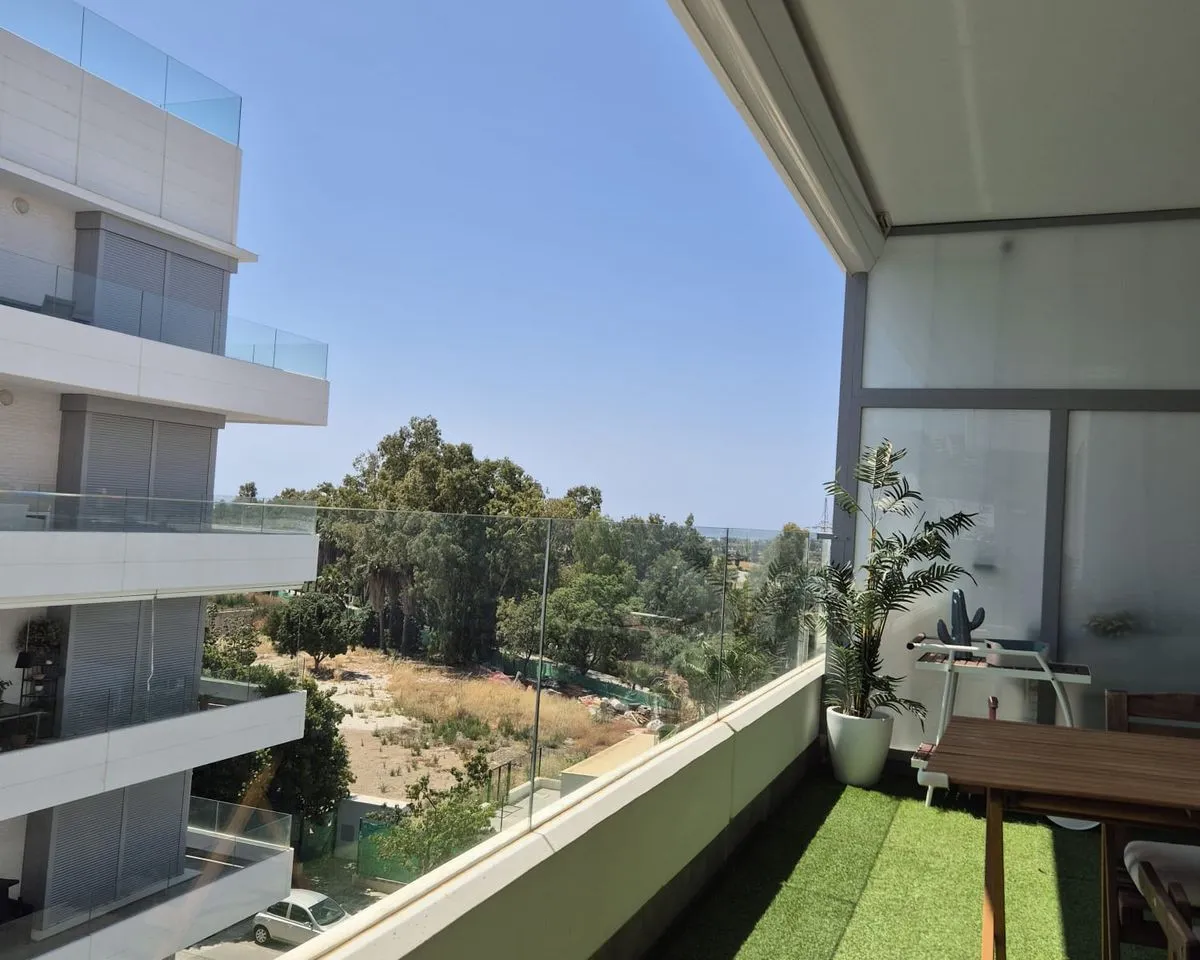 7f4a9eda-7b2e-4d68-b730-e8d413629767