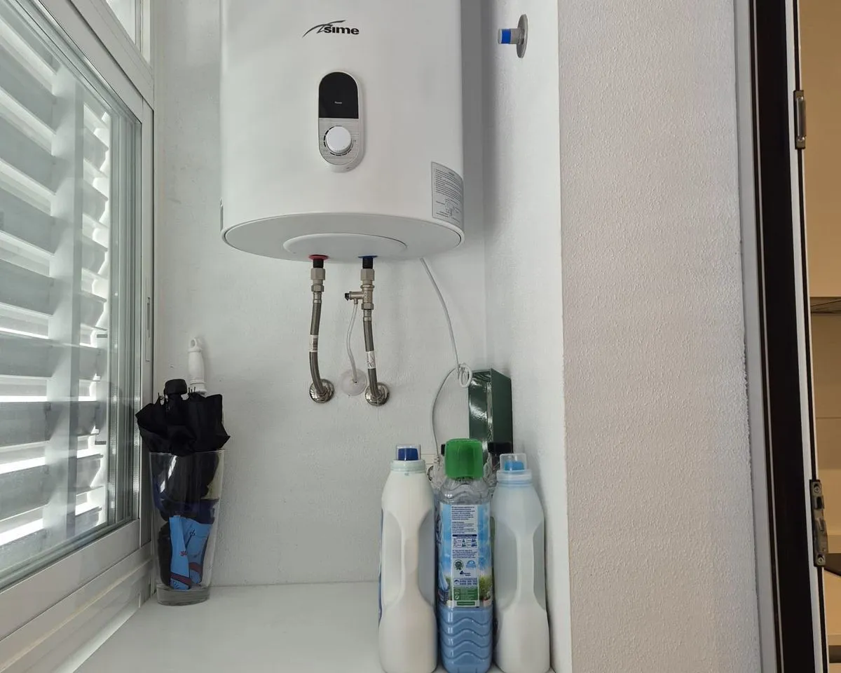 bf6f5978-6dcd-493c-945b-87cc77d8ff16