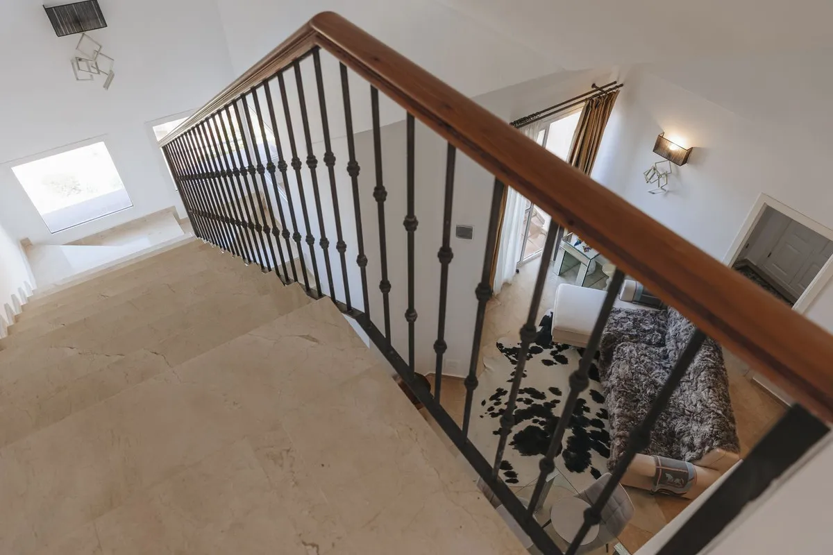 23dd9d81-6060-4dd4-b573-38e650e9196a