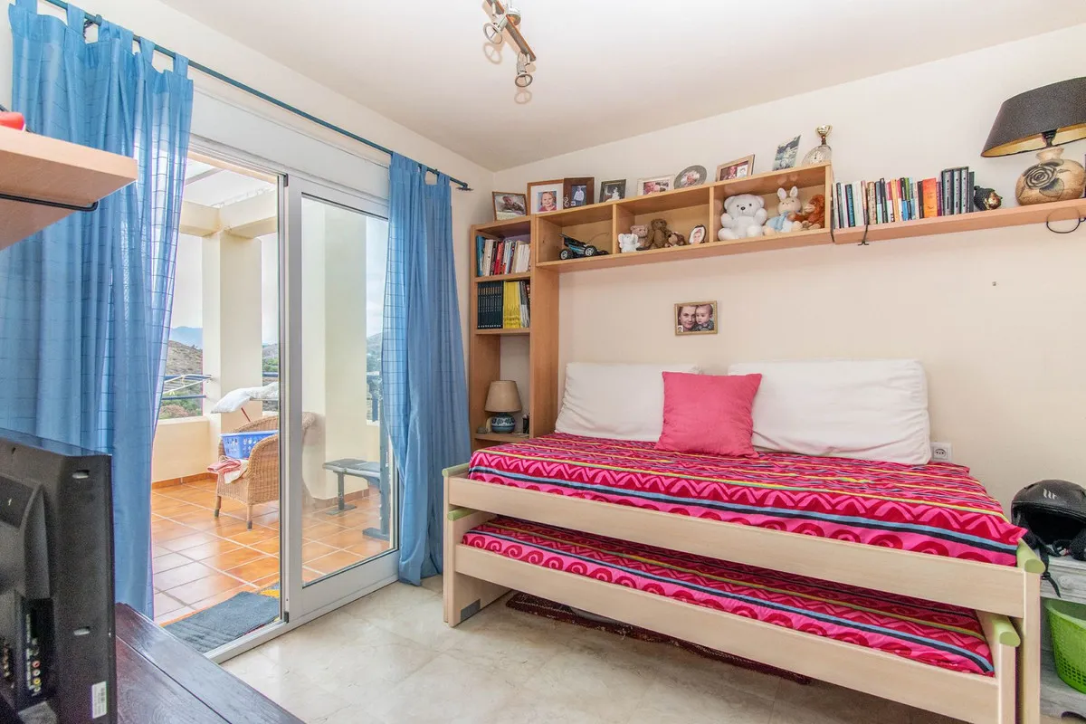 7fecc454-94c6-4c3c-9cc5-9870f7f3e73a