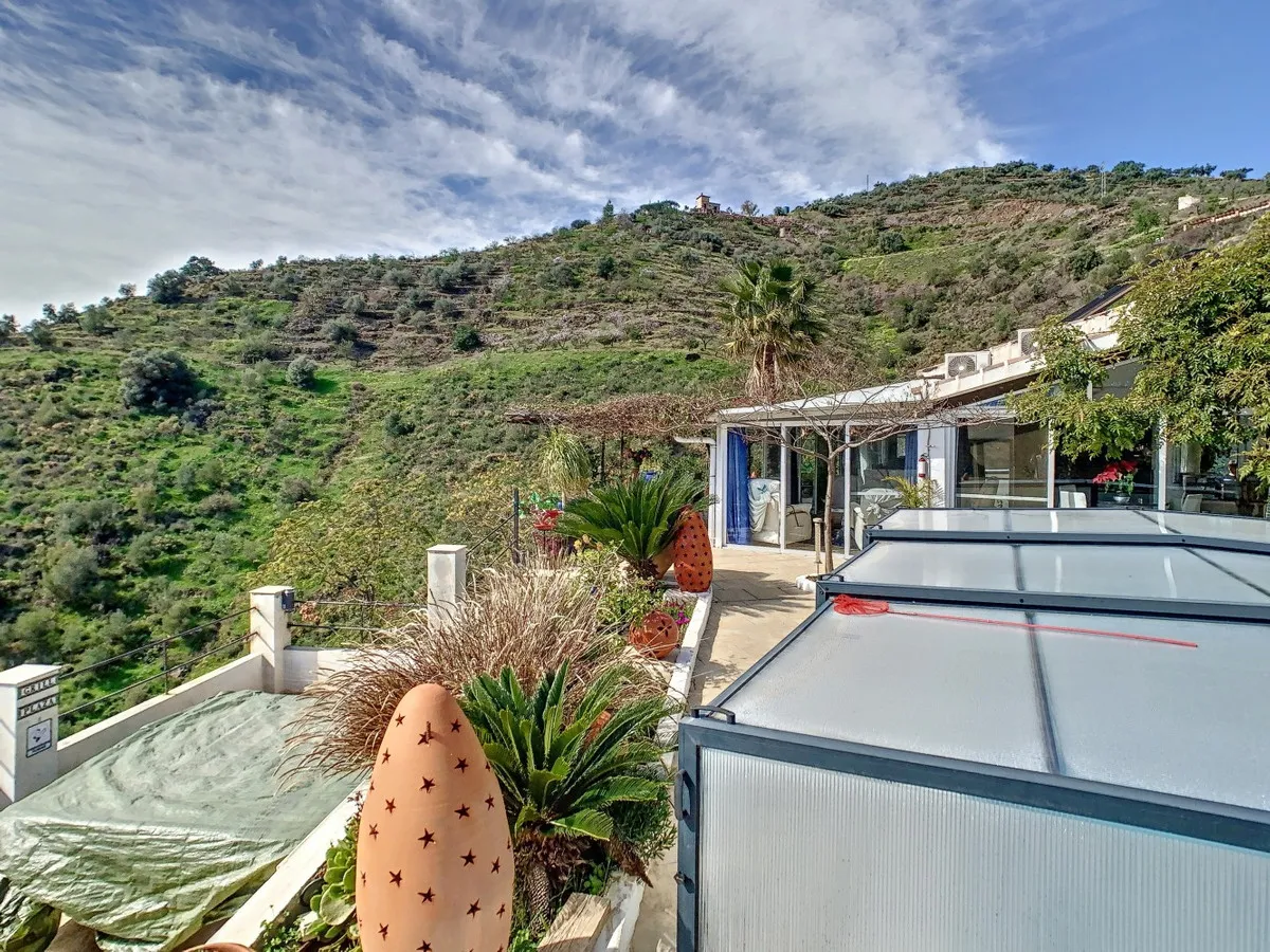 8b87a82c-d9dc-42bc-9dc4-e7b8a8208839