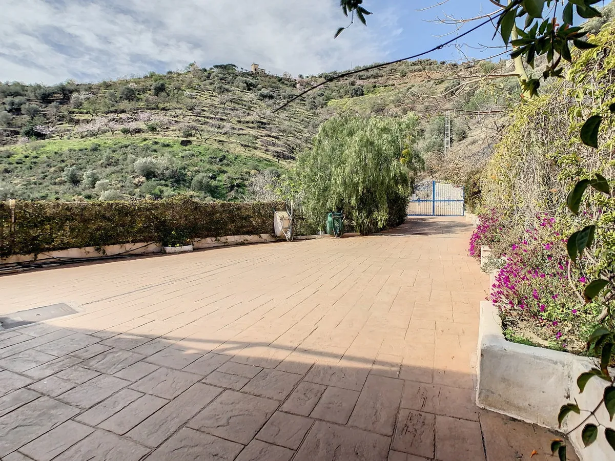 b3bb12e5-f338-46fb-a710-f5faf908059c