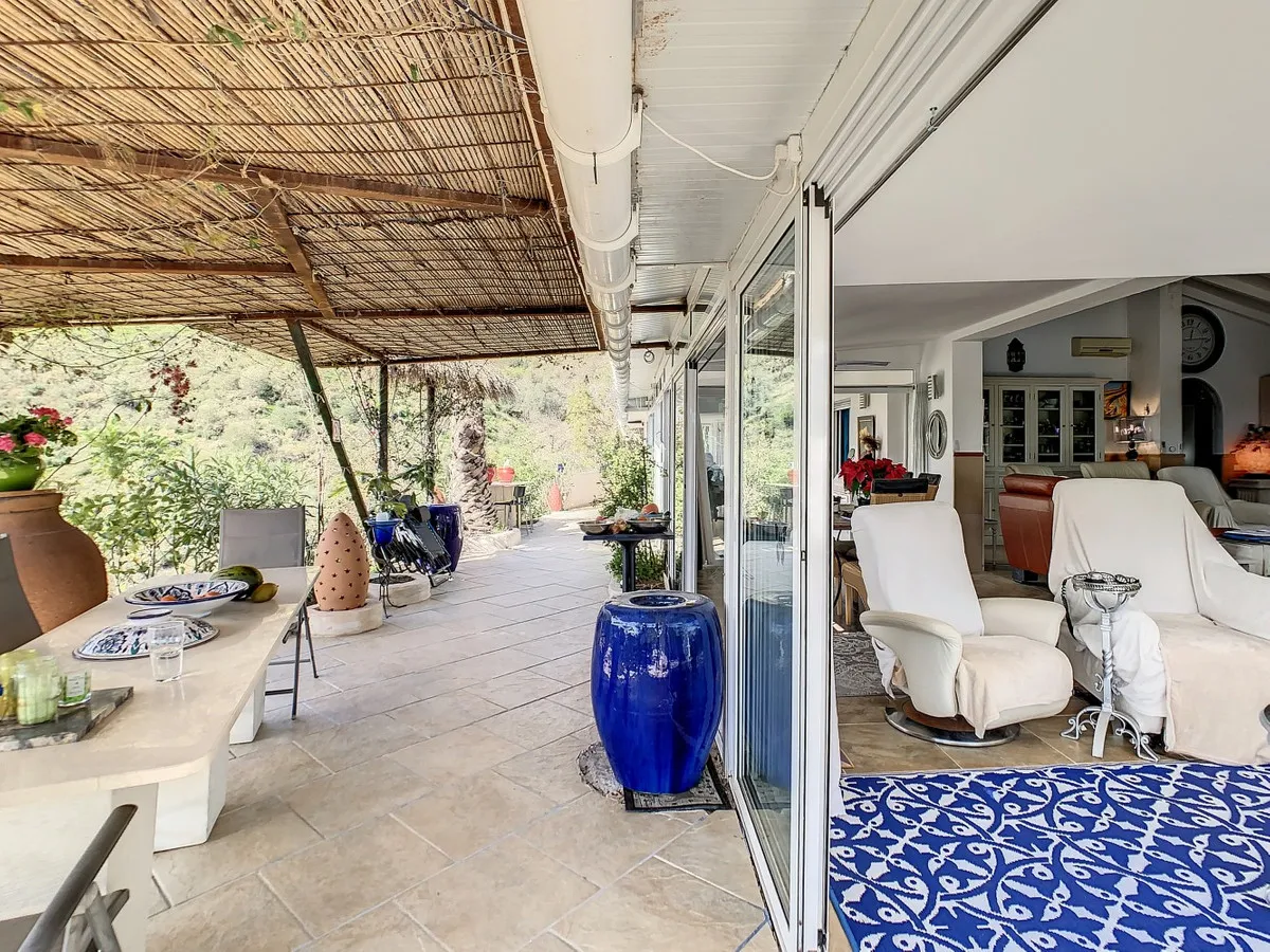 dfc98c8b-b4a0-44fa-a6f6-e9d9c1efc16e