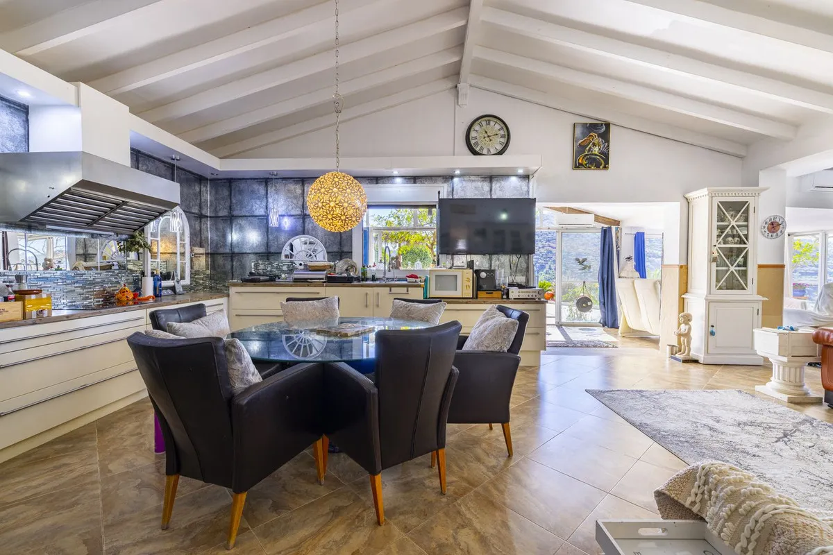 11019b48-fc92-49d6-98b1-a74950686023