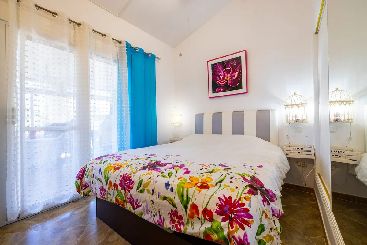 92073227-26f2-4364-8b3e-81d63fb06ef2