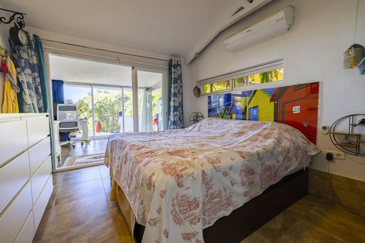 eb766bc2-0b13-475a-902e-3a303561102f