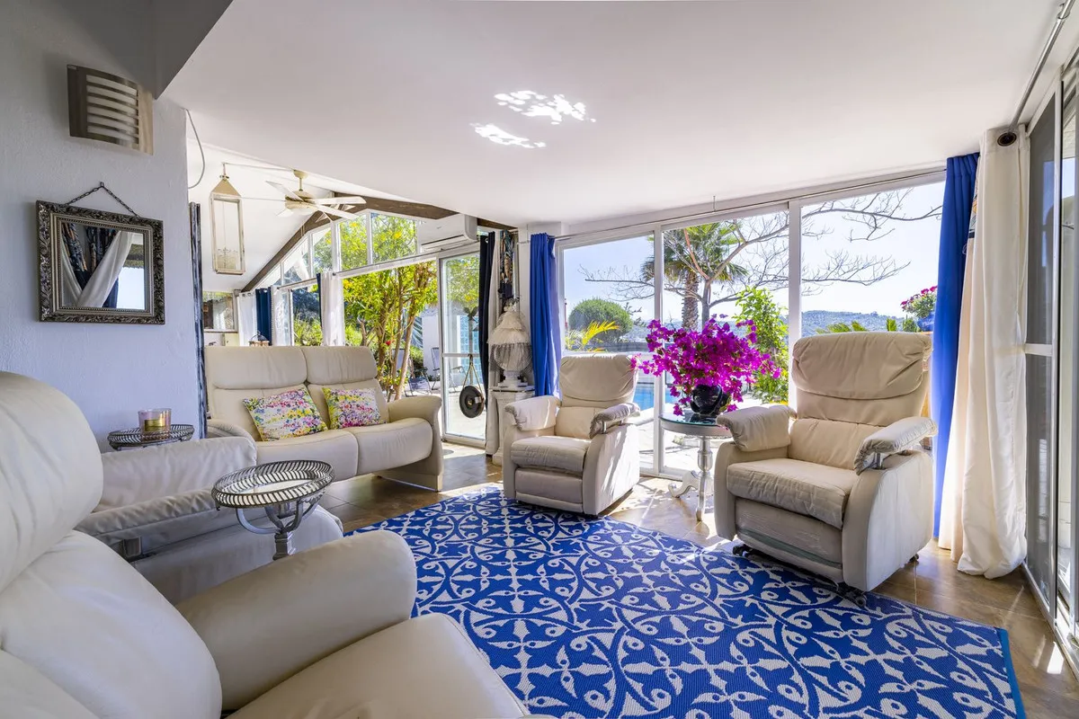 fc9b2389-5b4c-4b1c-957a-f0171895cf59