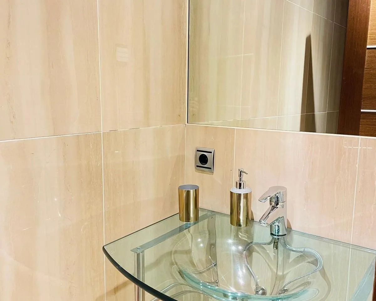 f0b84502-7044-4953-aa4f-79f76f7743f8