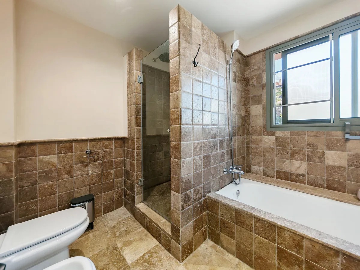 a6f6624c-e10d-4c22-bcd4-cb6965465694