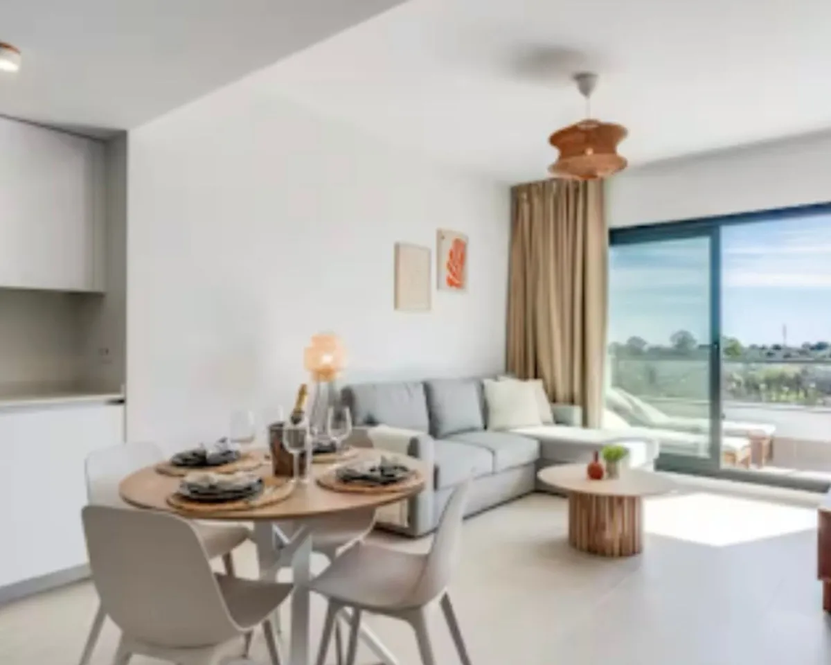 ade4ec3b-1291-42cc-840b-e4a884a8cba4