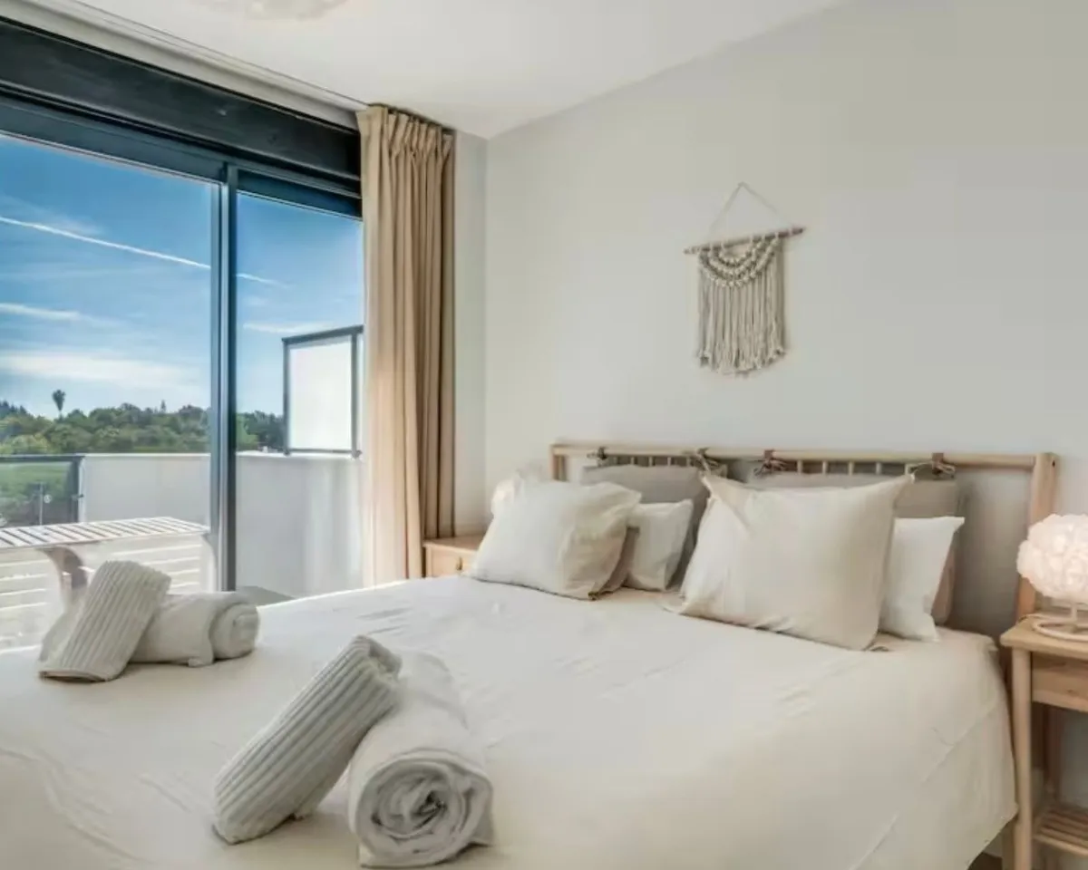 c219f0b5-c3bf-40d8-9dbd-f8ab79e80e81