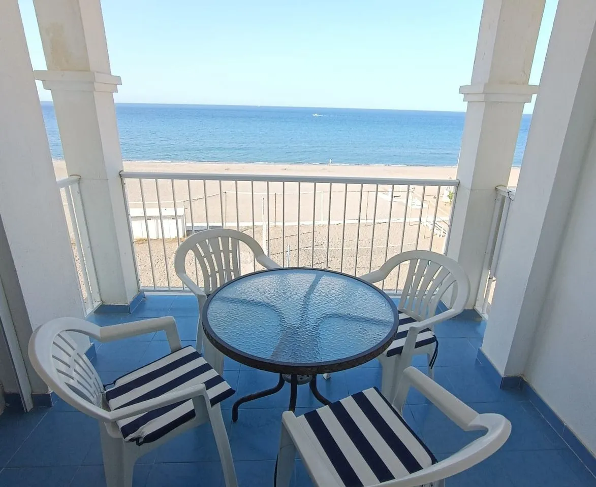 0cbce700-5270-44eb-82f2-72de0f45e330