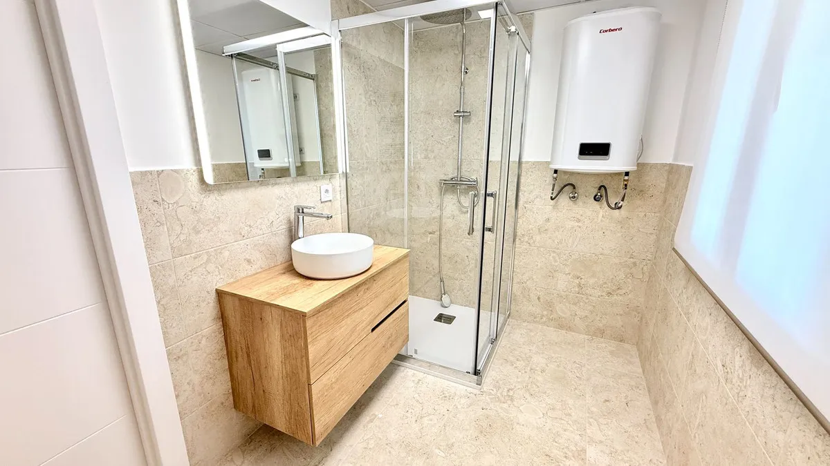 ba351749-d0c3-4d78-b2a0-ee490c21cb64