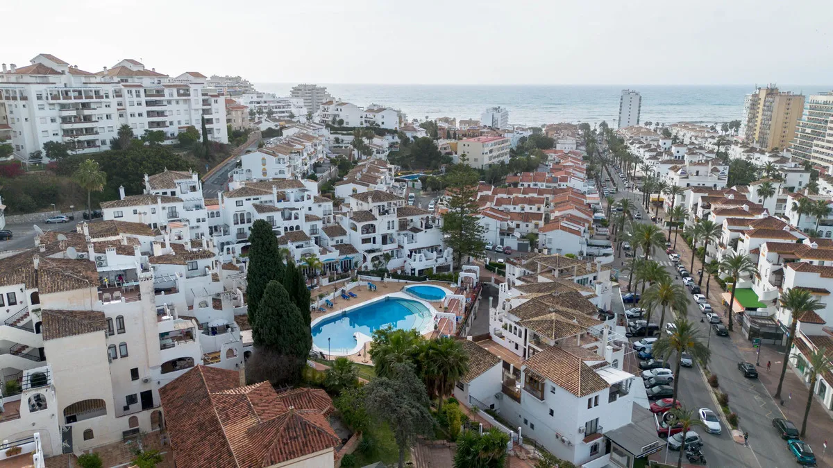 0dcd9c32-9f59-4867-83e9-d535636d1212