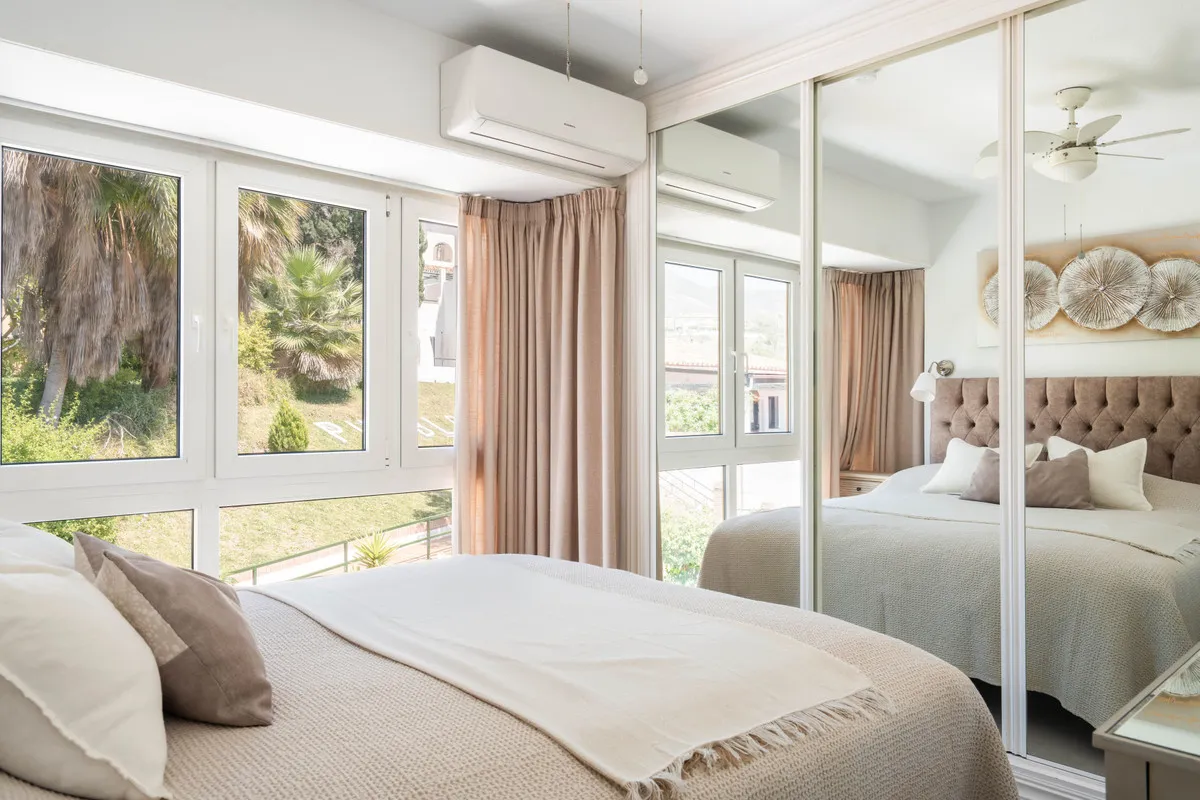 f74b2104-0616-4806-bea2-482cf71326fe