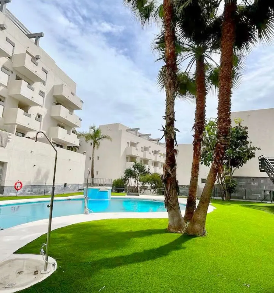 b6ccfcc2-df97-4932-9b27-08c42dc00bd4