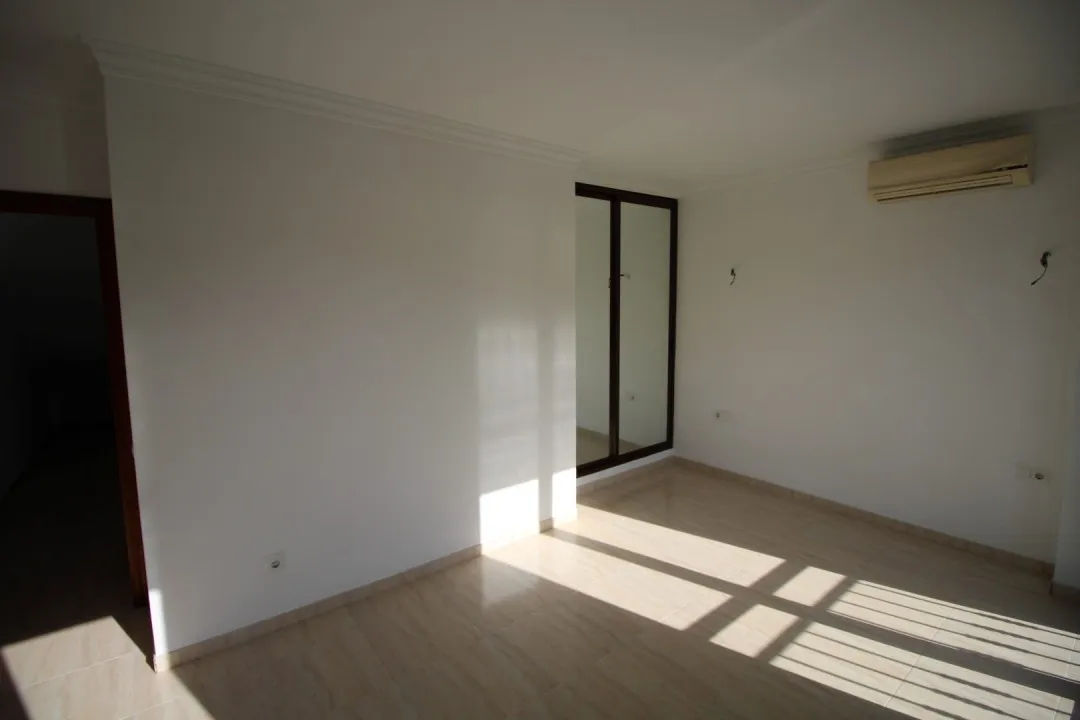 06405409-5bbb-47b5-80fd-5dfec548c52f