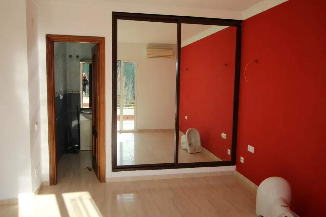 79236683-3815-49ae-b874-d3d18251407b