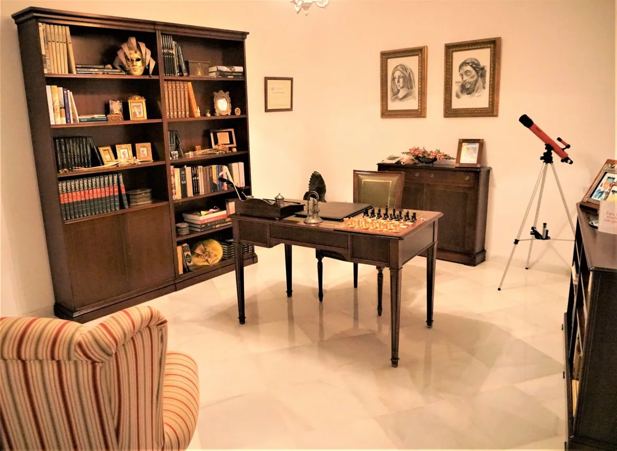 2c4b2160-f33c-4c64-9d8f-f711ef4daeab