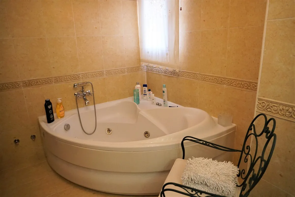 887668f7-8849-49be-abcb-b307214903f4