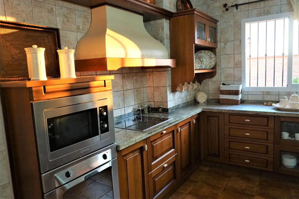 a15e2158-8731-43e1-ba9d-8b1c280c8f68