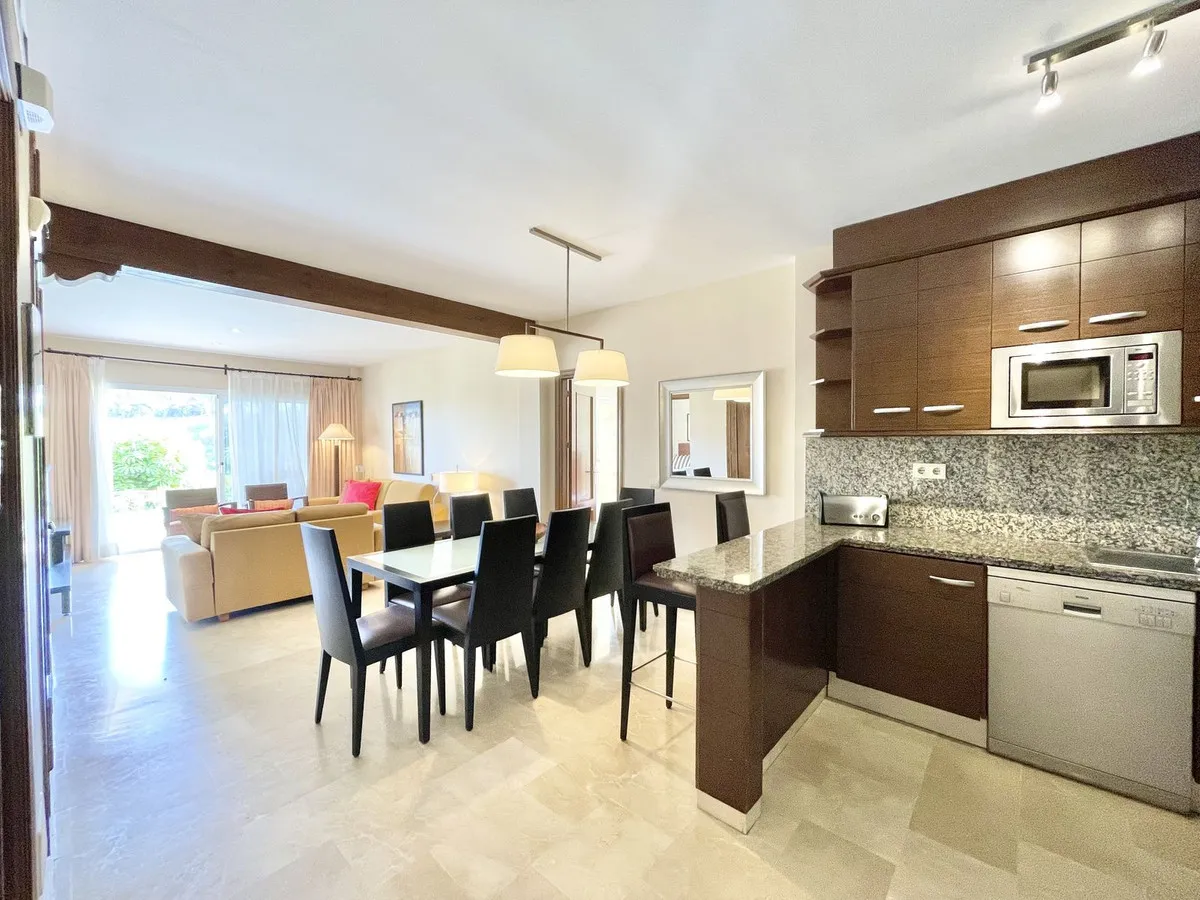 52ceae80-1216-4247-9fe7-326be3eeef22