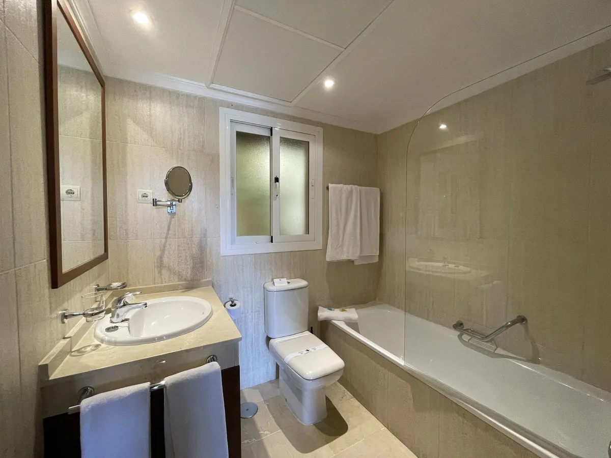 9304d77c-0d9b-4846-975b-a6aee5b18667