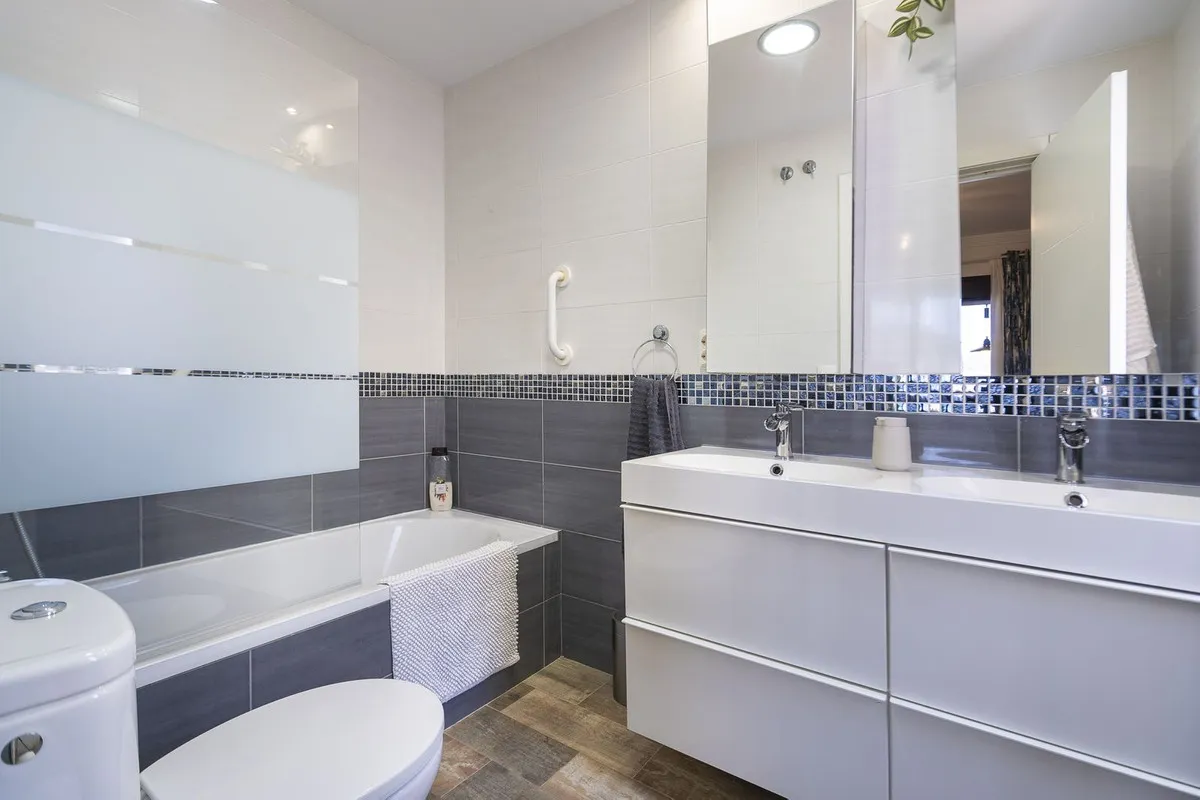 28ddf118-1e28-4112-b561-8e86ca908b3d