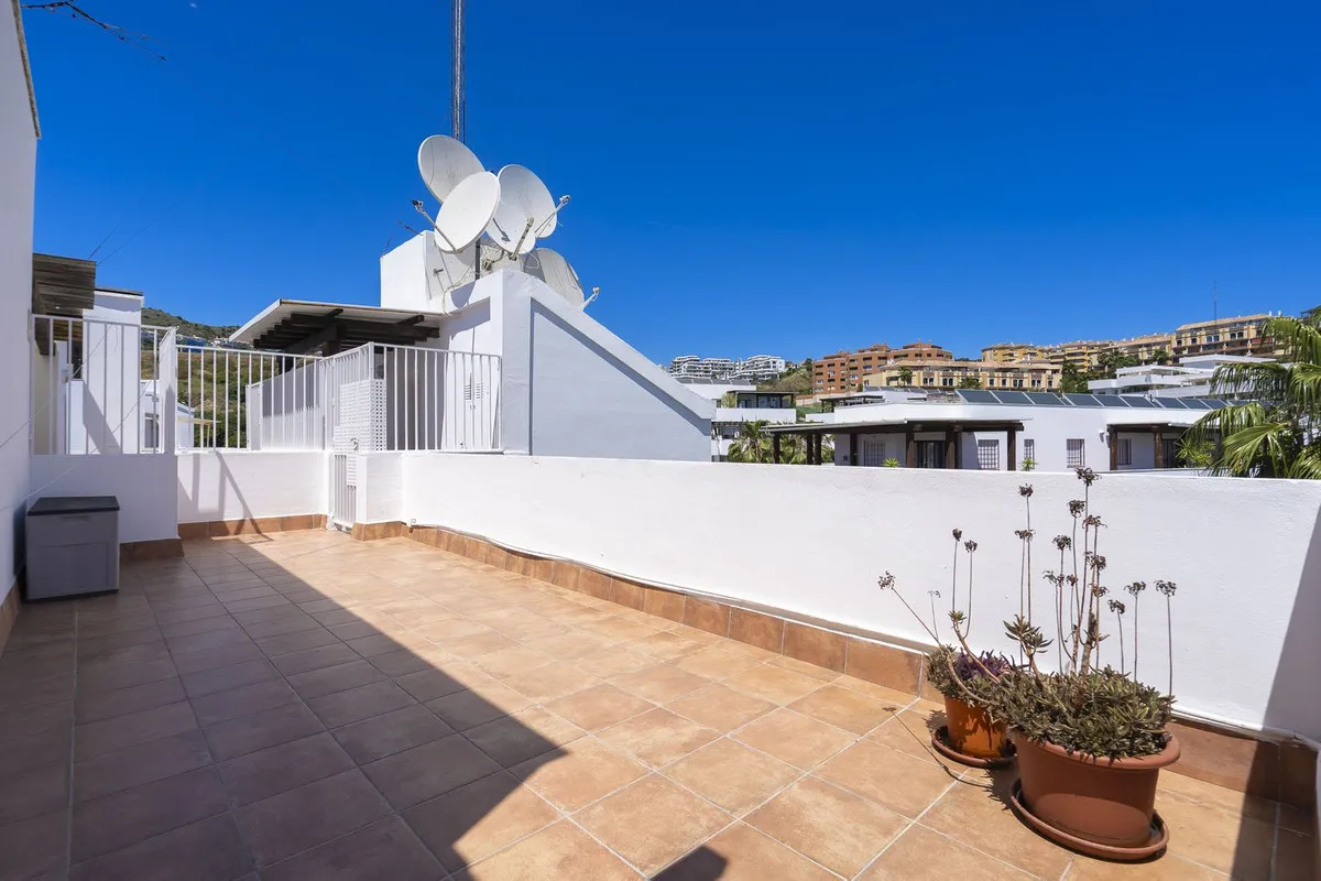 4ec90892-8a6a-43cc-b1dc-13e194fe0968