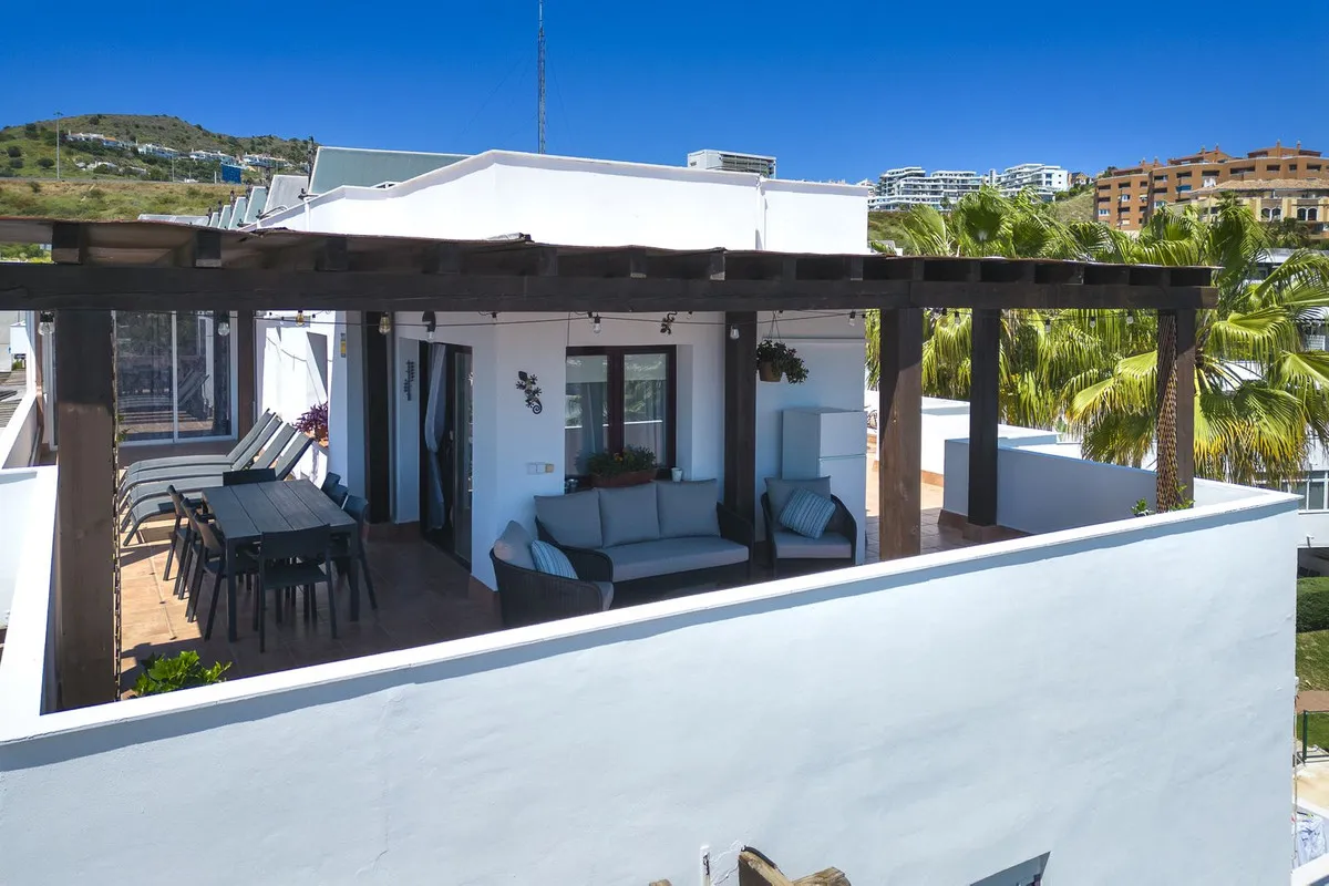 552aca6b-ff70-47f2-9059-94bd49dd3851