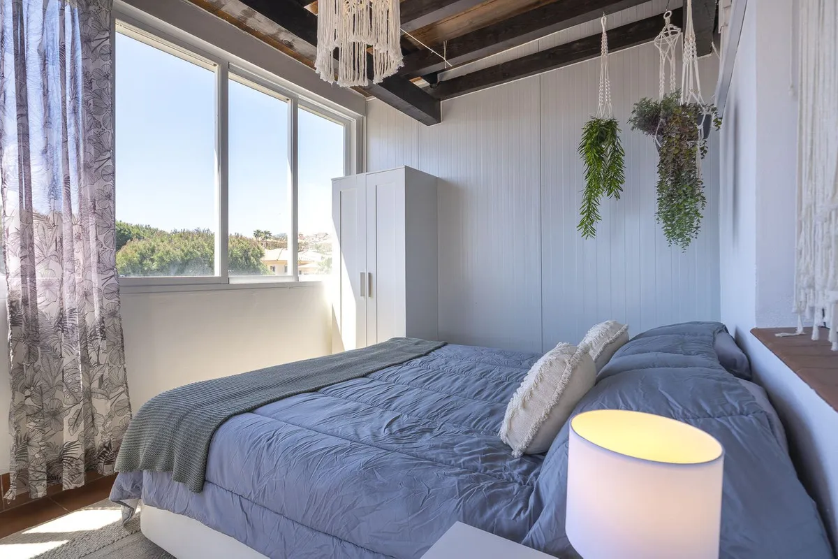 baa9c34c-f115-4808-a776-15f45e88543c