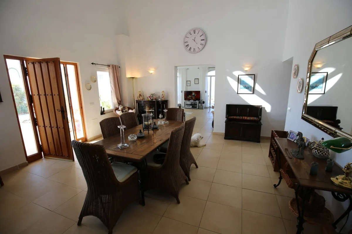 2c0338c7-ea1a-471d-8610-2ef5106a46a1