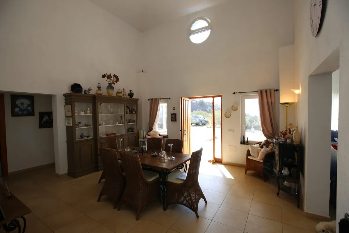 3c7c0892-f116-454c-ad3b-8e571f3b31e8