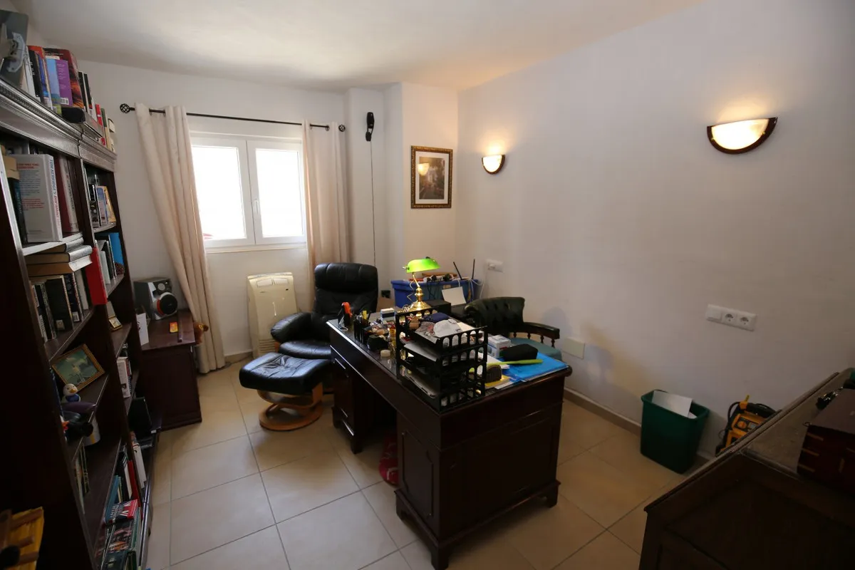 6ceb1d2c-28a2-48f2-9f45-1aa181b3cfe0