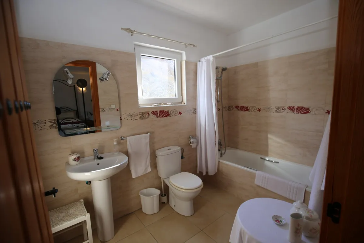 7b33ab6c-691f-4238-86f3-b1d6864f079e