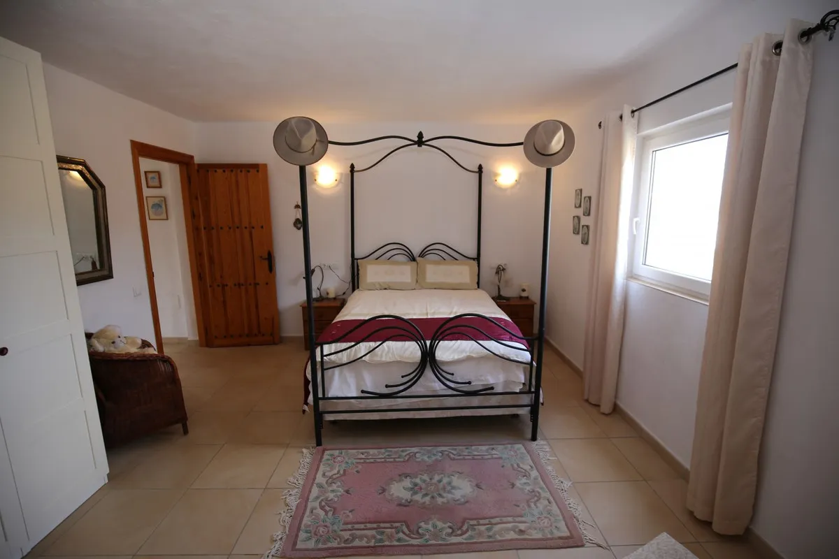 b3502e23-aa8e-412e-aa38-5814df68b103