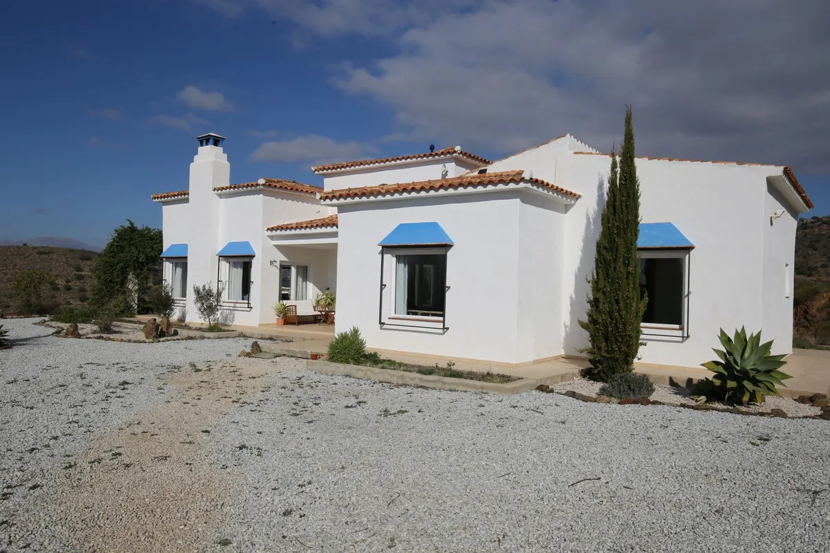 b8177758-ef35-49b2-bb89-99d5d47c1570