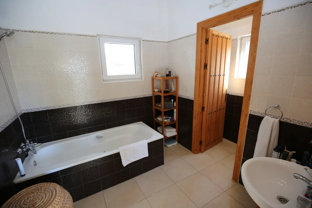 eee935b4-f8e8-4341-9f3d-4d3e02a2efd8