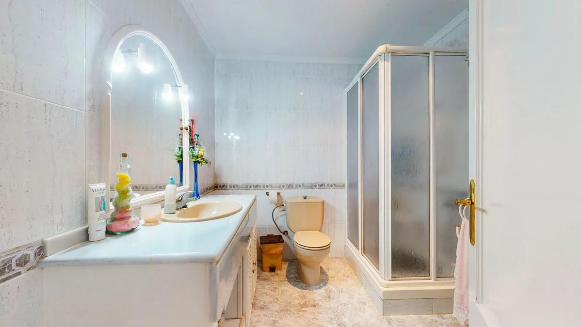 a4d54687-7a54-436b-b76d-b046466c619d