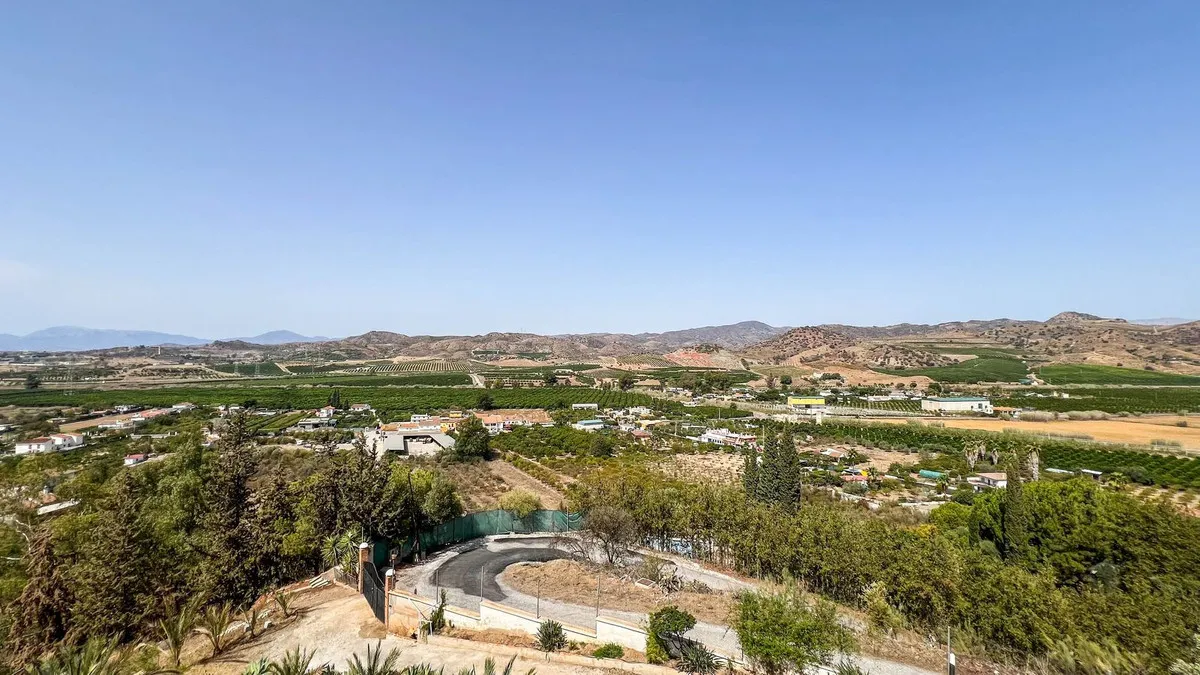 b19585b5-41a9-417e-9e4d-dabfa905f420