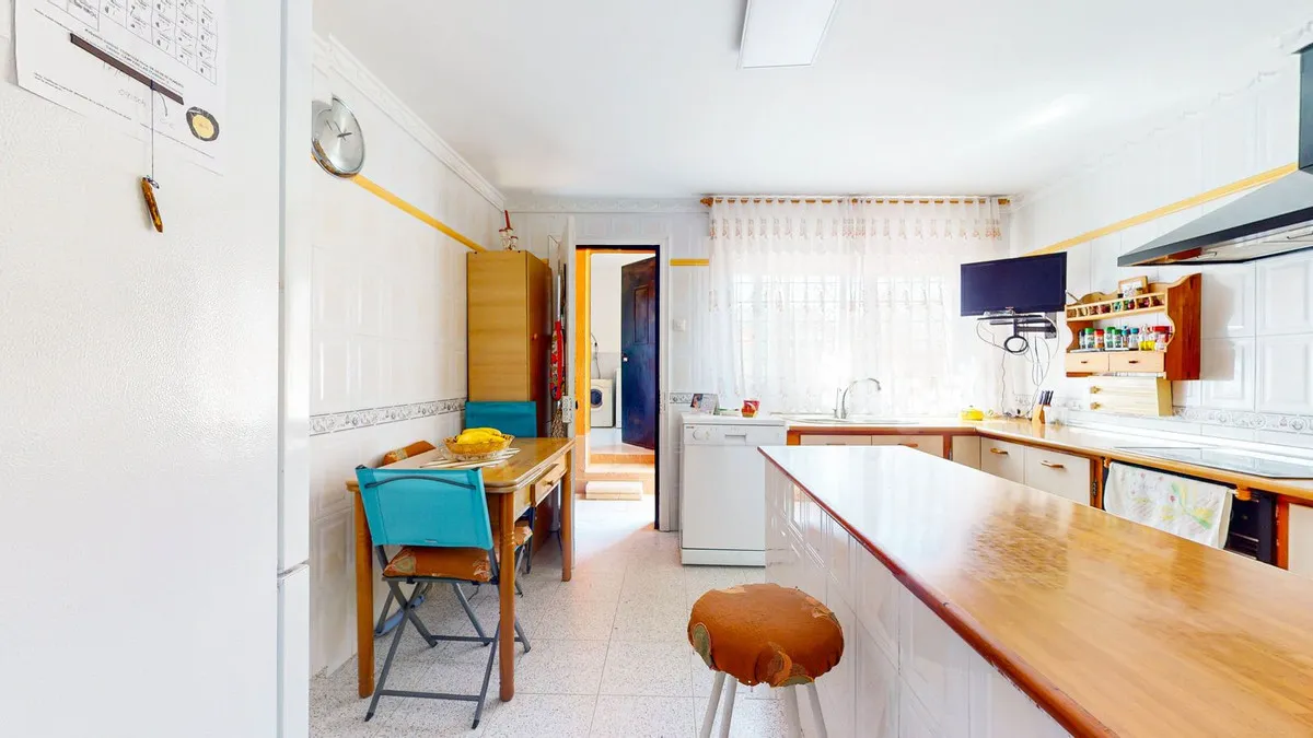 b2eacf10-f818-46fc-9258-8cc938d62a2f