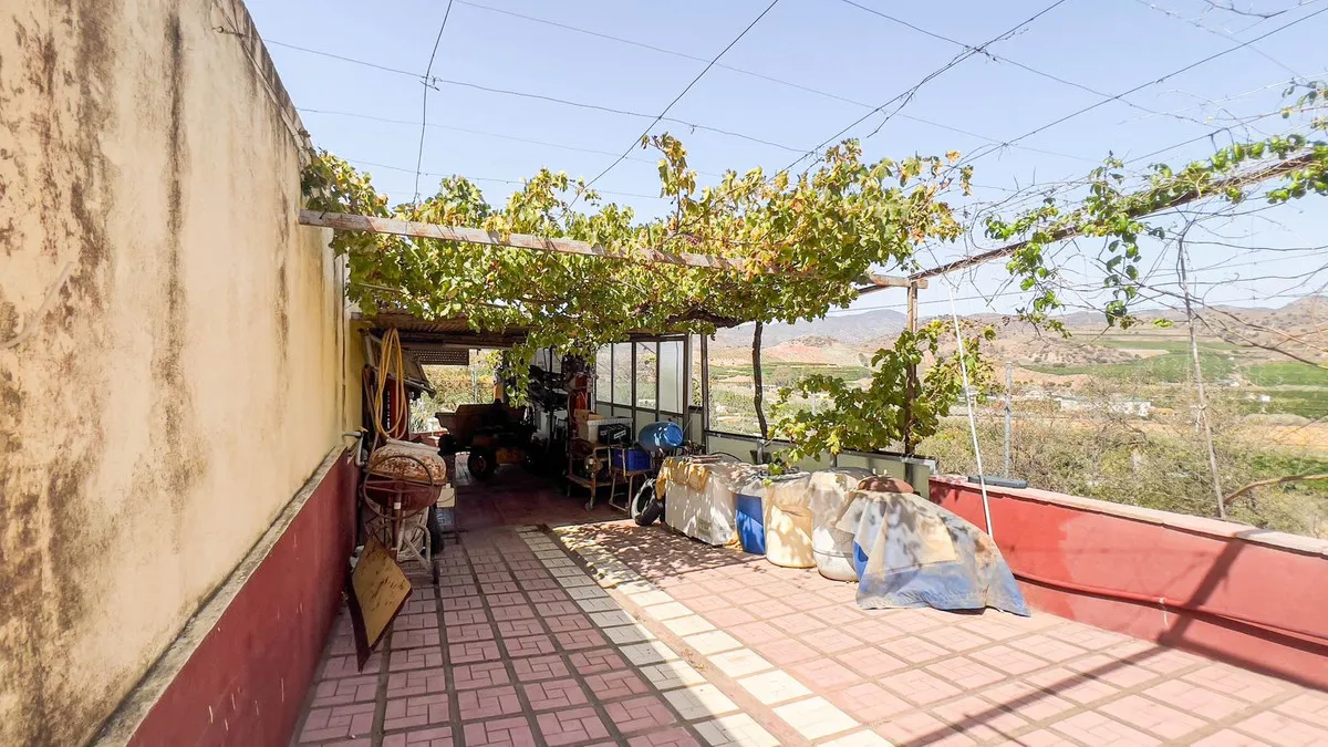 f53f78a5-5a4d-442e-9e54-1c174492db08