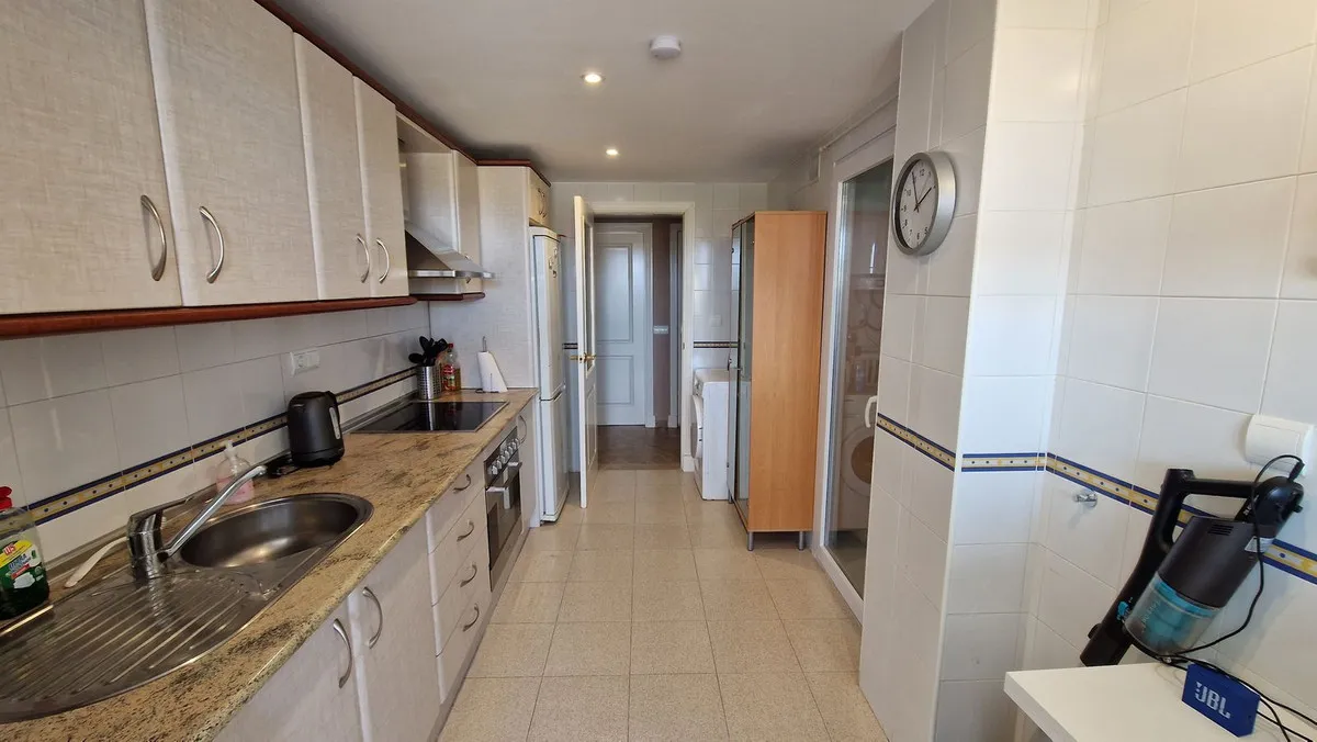 1da3a83a-6bad-444a-9f54-8badef7f010e