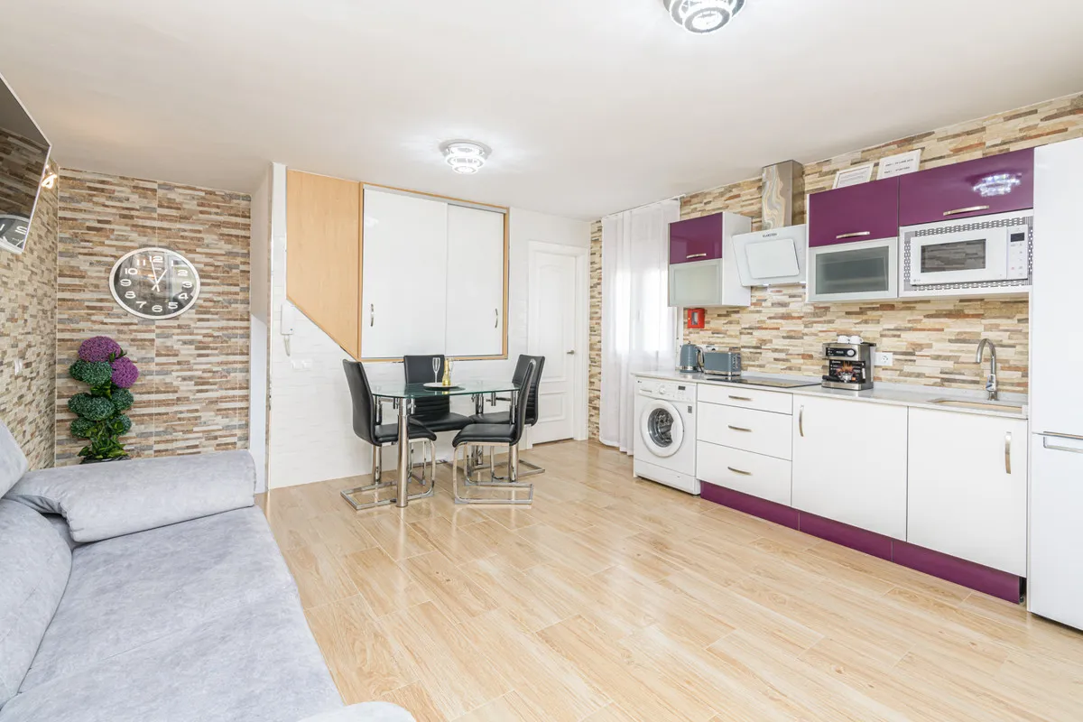 a8f6f445-1d19-4ef2-9ee7-c274731d76a2