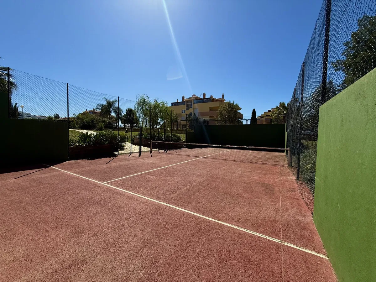 f0027de0-25a8-4a22-b05f-0873df31c17c