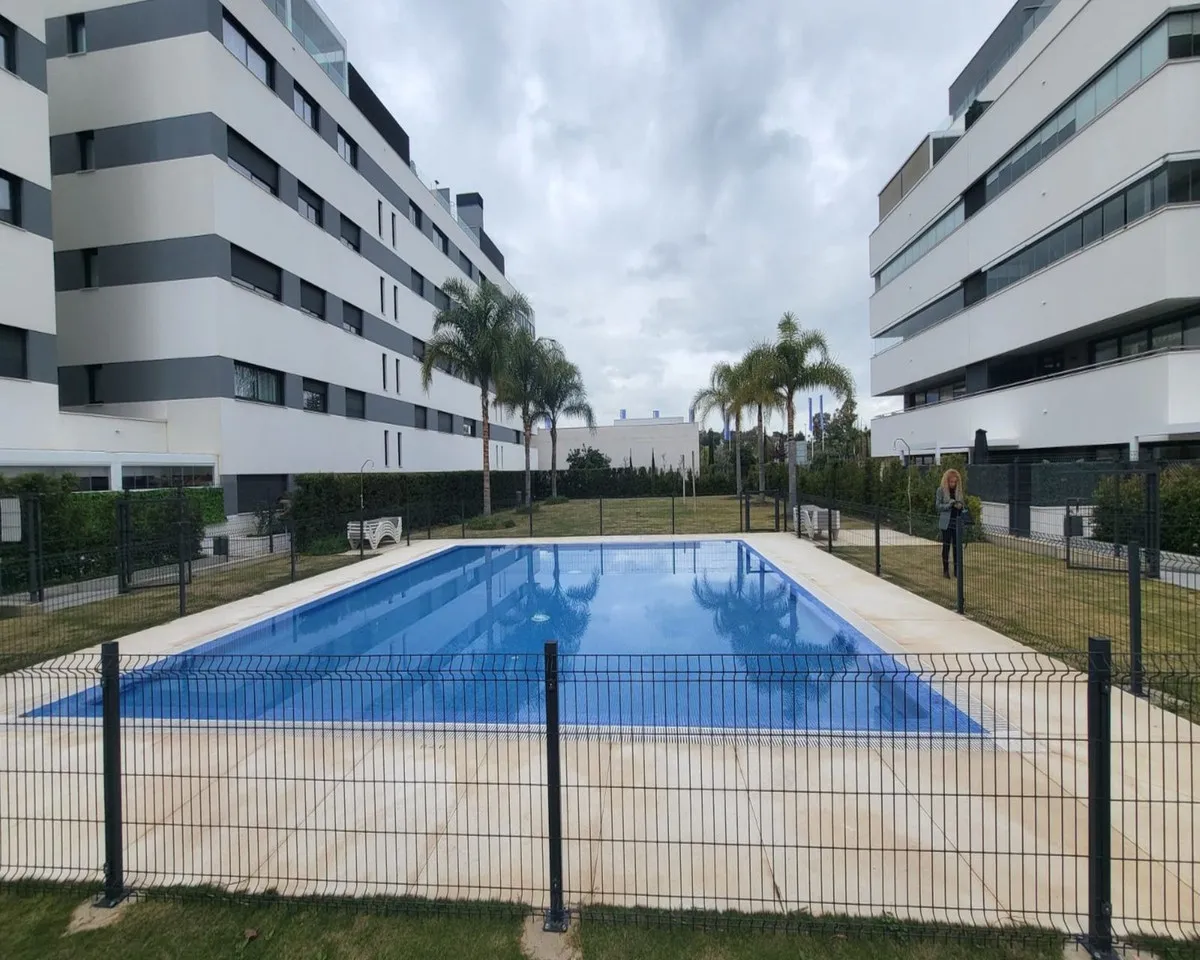 51dbfdd8-e1f3-47b7-86fc-b21122987c8c