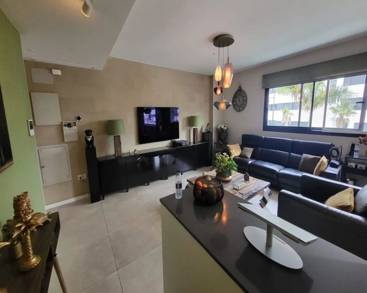 a80e3fe5-92fb-4e12-b5ef-8216b2b57a3c