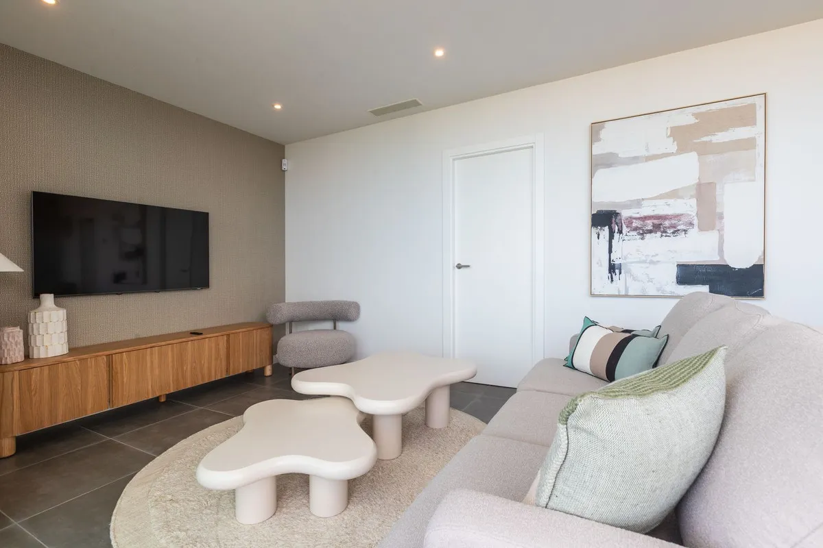 13a124d9-8bf3-471e-9f8c-537132dec5a3